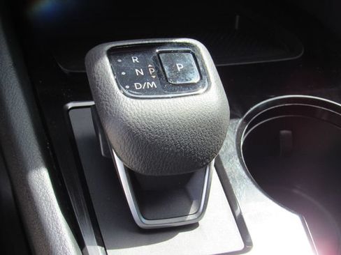 Certified 2024 Nissan Rogue SV FWD image 28