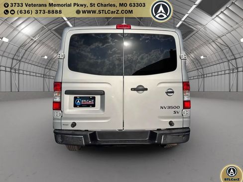 Used 2017 Nissan NV 3500 SV image 4