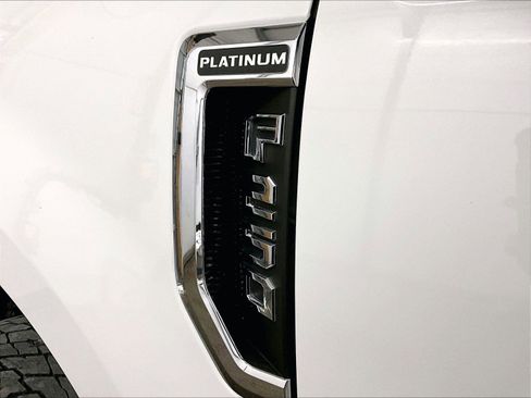Used 2020 Ford F250 Platinum w/ FX4 Off-Road Package image 13