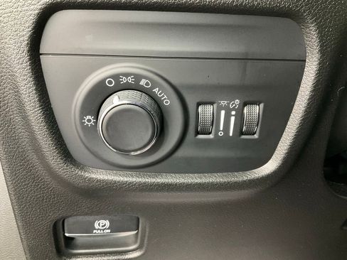 Certified 2023 Jeep Grand Cherokee L Laredo image 28