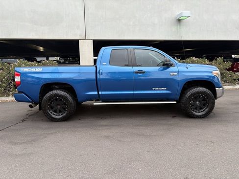 Used 2018 Toyota Tundra SR5 image 3