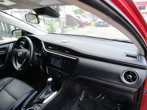 Used 2019 Toyota Corolla SE w/ Body Protection Package FWD image 10