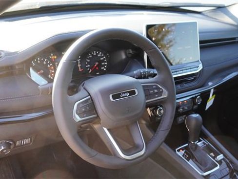 New 2026 Jeep Compass Latitude image 19