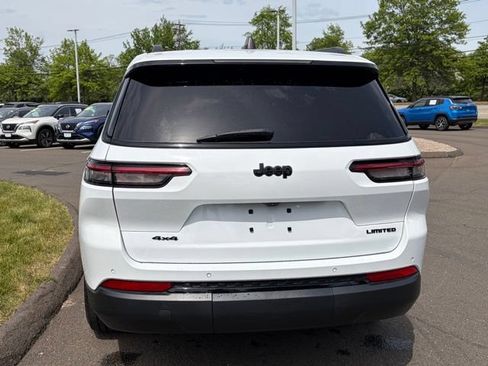 Used 2023 Jeep Grand Cherokee L Limited w/ Black Appearance Package AWD/4WD image 4