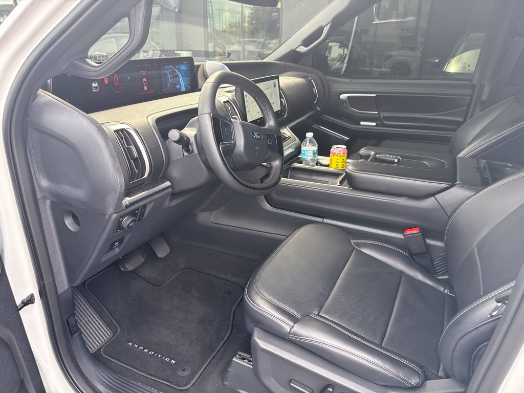 Used 2025 Ford Expedition Max Platinum w/ Stealth Appearance Package AWD/4WD image 14