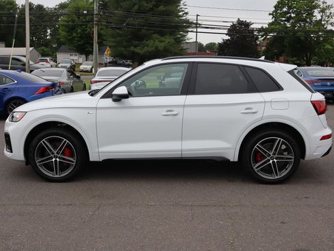 Used 2024 Audi Q5 e Premium Plus w/ Premium Plus Package image 8