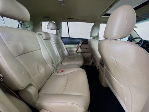 Used 2012 Toyota Highlander Limited w/ Convenience Pkg AWD/4WD image 30