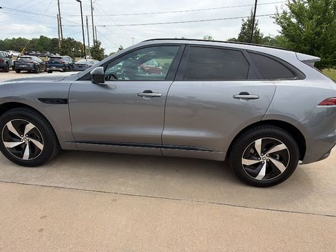 Used 2024 Jaguar F-PACE R-Dynamic S AWD/4WD image 11