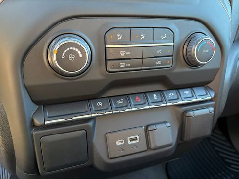 Used 2022 Chevrolet Silverado 1500 Custom image 4