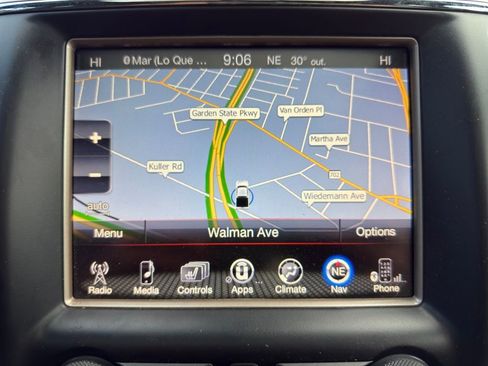 Used 2017 Jeep Grand Cherokee Overland w/ Jeep Active Safety Group AWD/4WD image 18