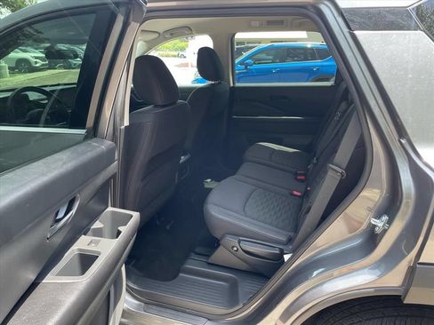 Used 2025 Nissan Pathfinder SV FWD image 8