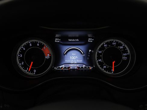 Used 2019 Jeep Cherokee Trailhawk w/ Cold Weather Group image 25