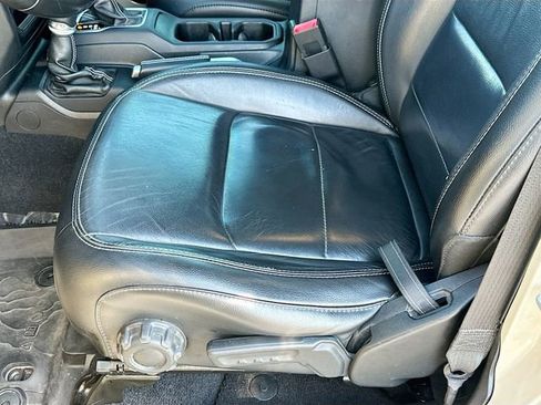 Used 2020 Jeep Gladiator Overland image 19