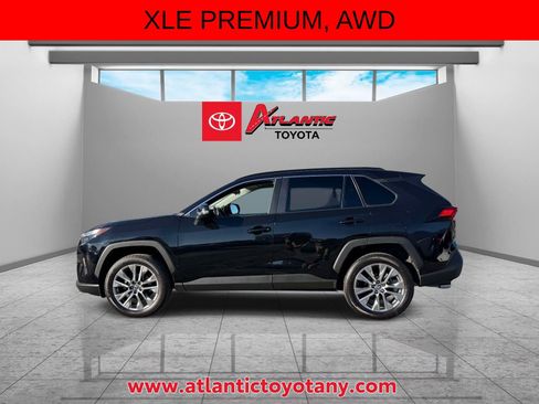 Certified 2023 Toyota RAV4 XLE Premium AWD/4WD image 4