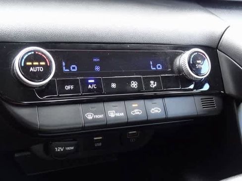 Used 2023 Hyundai Elantra SEL image 27