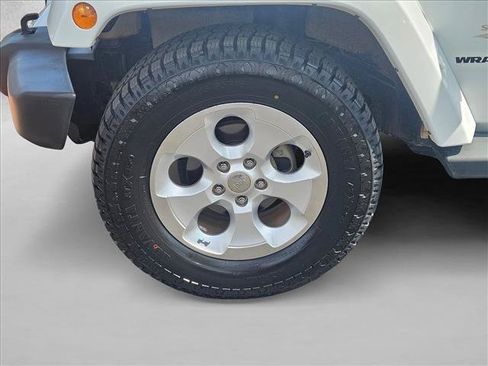 Used 2013 Jeep Wrangler Sahara w/ Connectivity Group AWD/4WD image 19