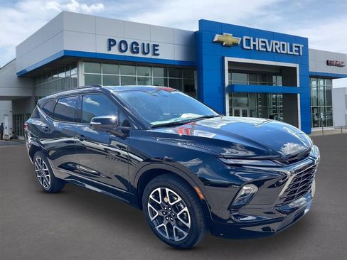 Used 2025 Chevrolet Blazer RS FWD image 1