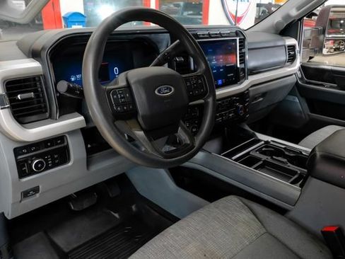 Used 2023 Ford F250 XLT w/ XLT Premium Package image 5