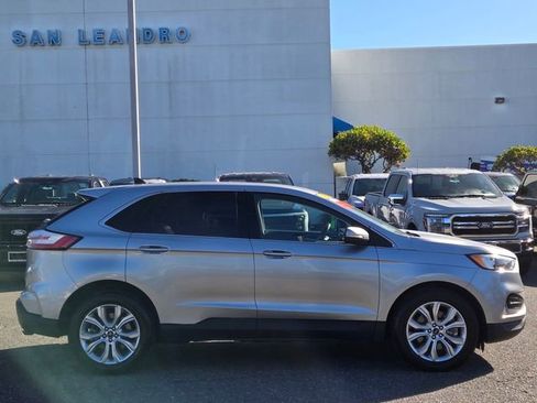 Certified 2022 Ford Edge Titanium AWD/4WD image 6