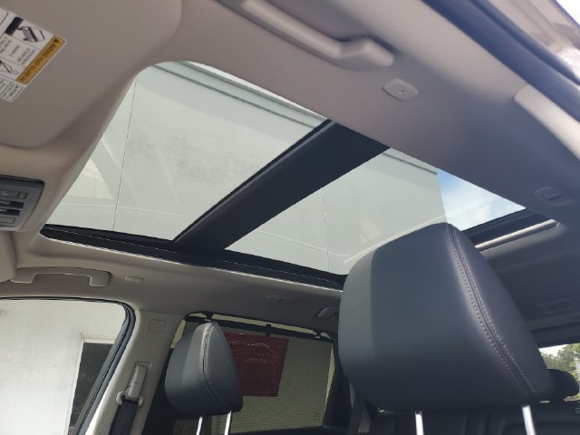 Certified 2025 Nissan Rogue SL w/ SL Premium Package FWD image 6