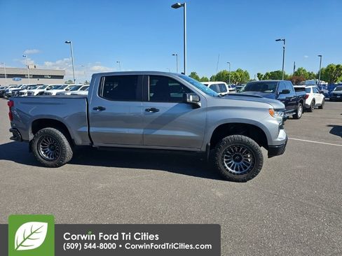 Used 2023 Chevrolet Silverado 1500 LT Trail Boss w/ LT Trail Boss Premium Package AWD/4WD image 4