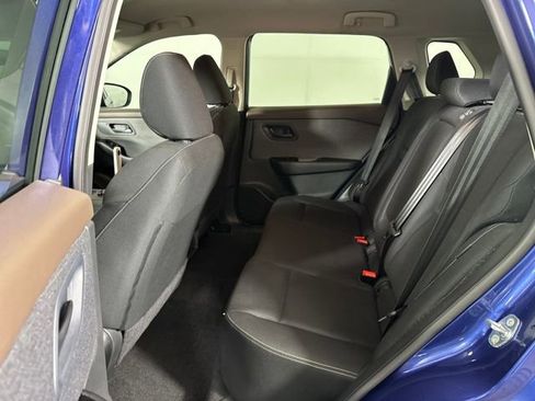 Used 2023 Nissan Rogue S image 25