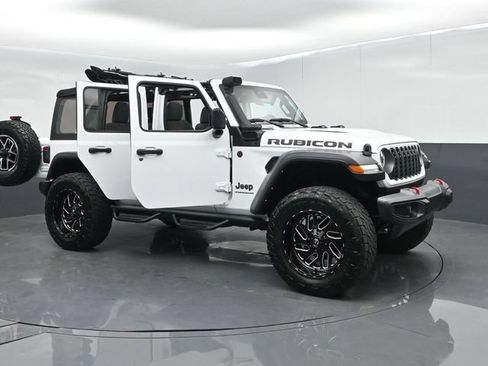 Used 2024 Jeep Wrangler Unlimited Rubicon AWD/4WD image 64