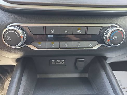 Used 2025 Nissan Altima 2.5 SV FWD image 26
