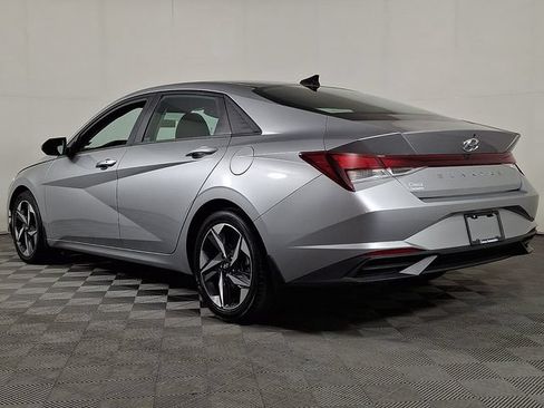 Used 2023 Hyundai Elantra SEL w/ Convenience Package FWD image 7
