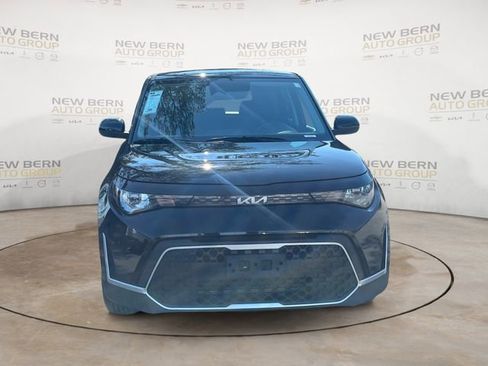 Used 2025 Kia Soul LX image 8