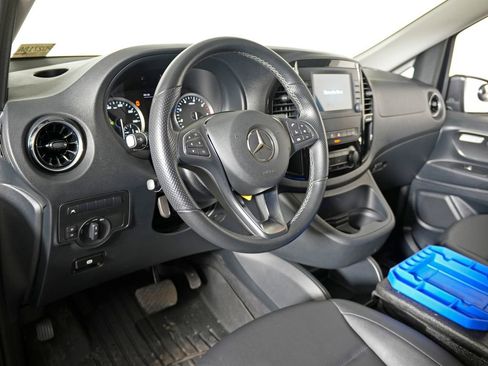 Used 2023 Mercedes-Benz Metris Passenger image 14