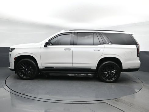 Used 2024 Cadillac Escalade Premium Luxury AWD/4WD image 4