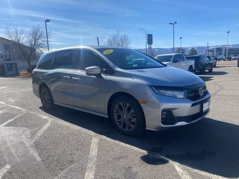 New 2026 Honda Odyssey Touring image 3