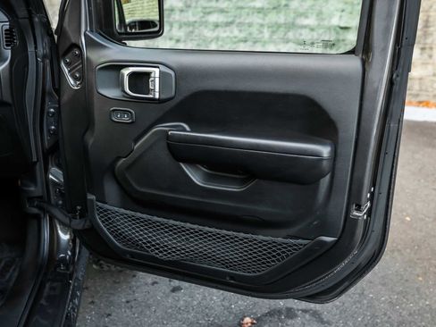 Used 2019 Jeep Wrangler Unlimited Rubicon image 14