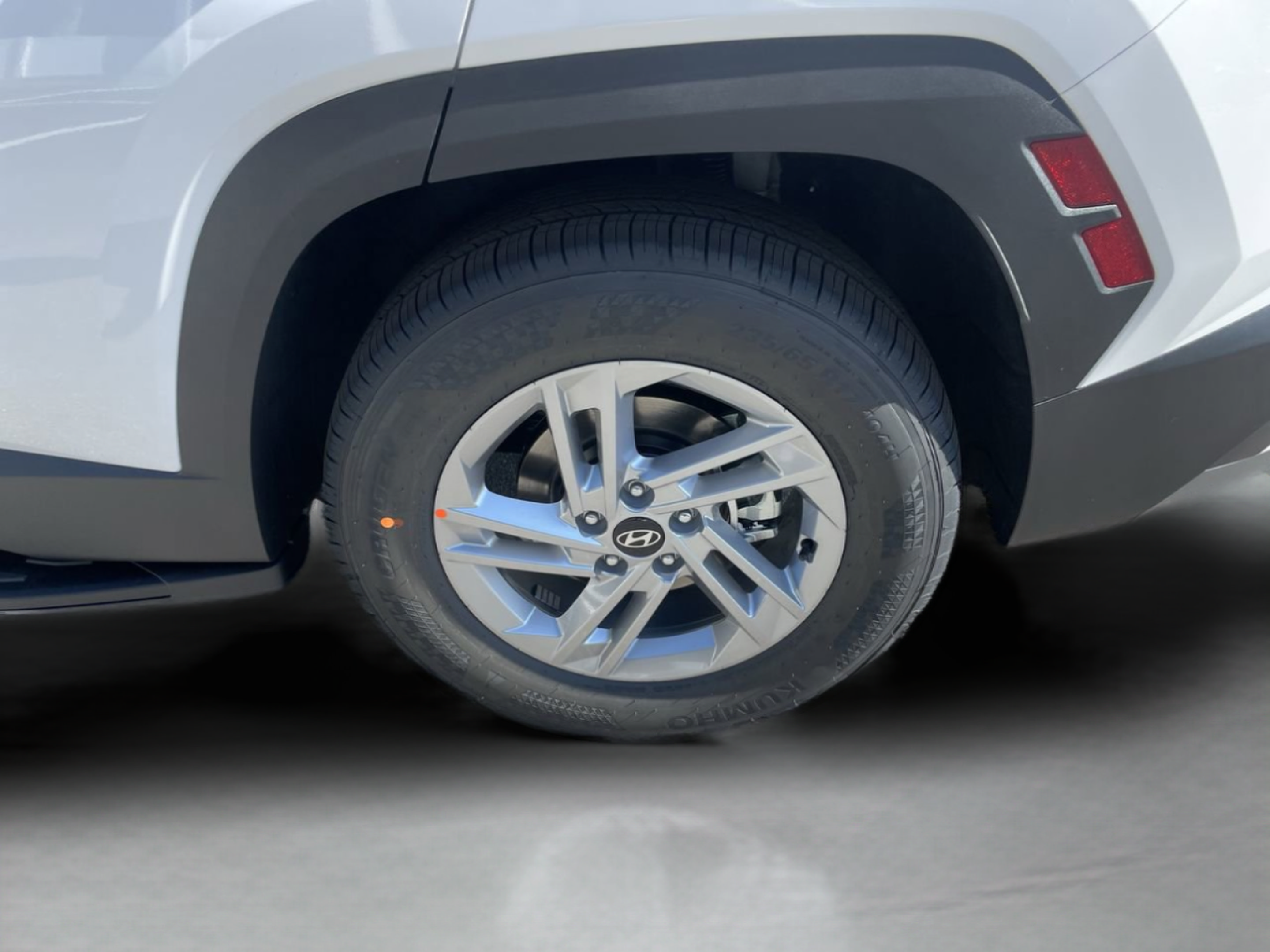 Certified 2026 Hyundai Tucson SE FWD image 24