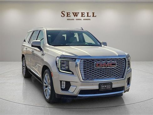 Used 2022 GMC Yukon Denali w/ Denali Premium Package image 7