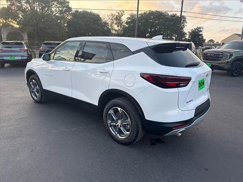 Used 2023 Chevrolet Blazer LT w/ Driver Confidence Package image 9