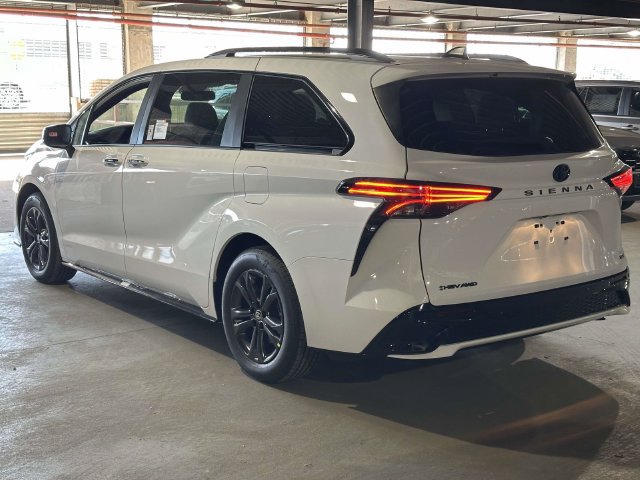 New 2026 Toyota Sienna XSE AWD/4WD image 7