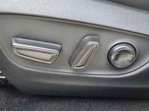 Used 2024 Toyota RAV4 XLE Premium image 31