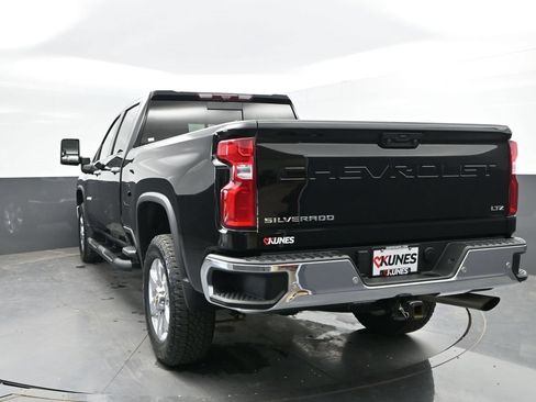 Used 2021 Chevrolet Silverado 2500 LTZ w/ LTZ Premium Package AWD/4WD image 6