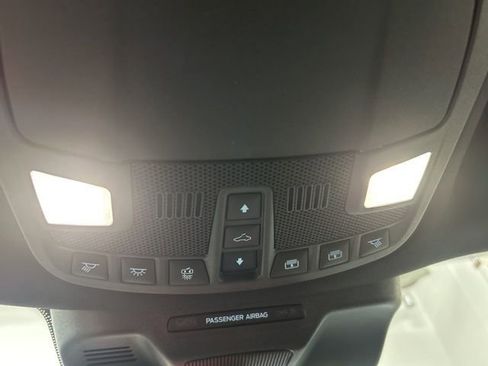 Used 2022 Ford Expedition Limited image 18