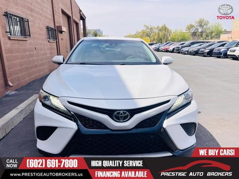 Used 2018 Toyota Camry XSE image 1