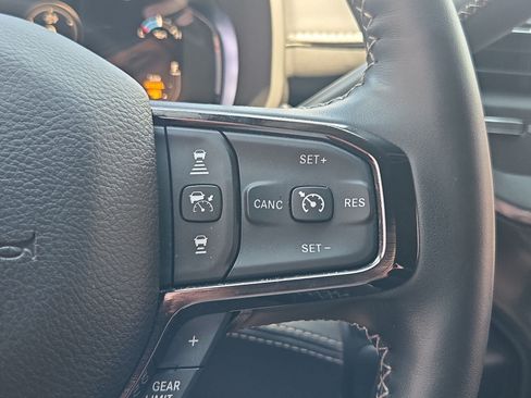 Used 2025 RAM 2500 Limited AWD/4WD image 20
