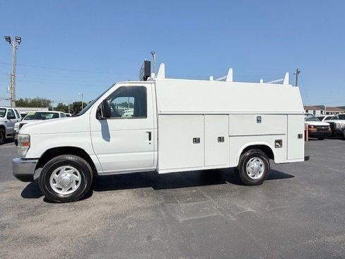 Used 2010 Ford E-350 and Econoline 350 Super Duty RWD image 8
