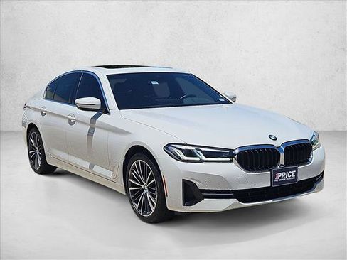 Used 2023 BMW 530i w/ Convenience Package RWD image 3