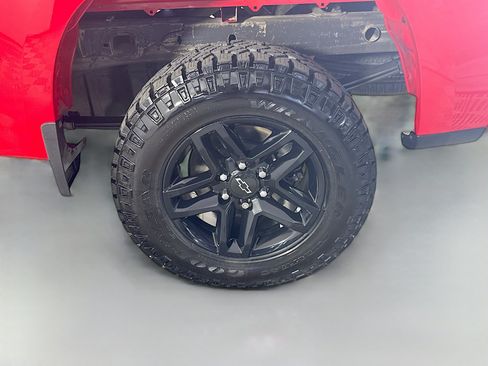 Used 2020 Chevrolet Silverado 1500 Custom Trail Boss w/ Custom Convenience Package AWD/4WD image 35
