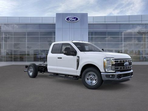 New 2026 Ford F350 XL w/ XL Chrome Package image 7