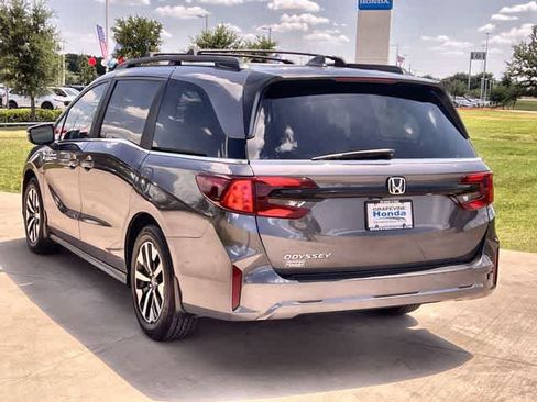 Certified 2025 Honda Odyssey EX-L image 5