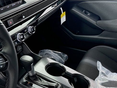 Used 2025 Honda Civic Sport image 8