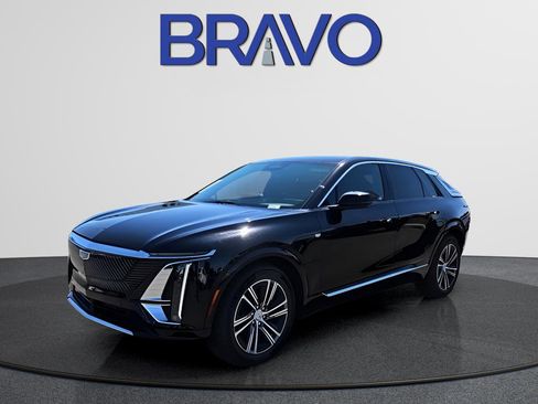 New 2024 Cadillac Lyriq Luxury image 9